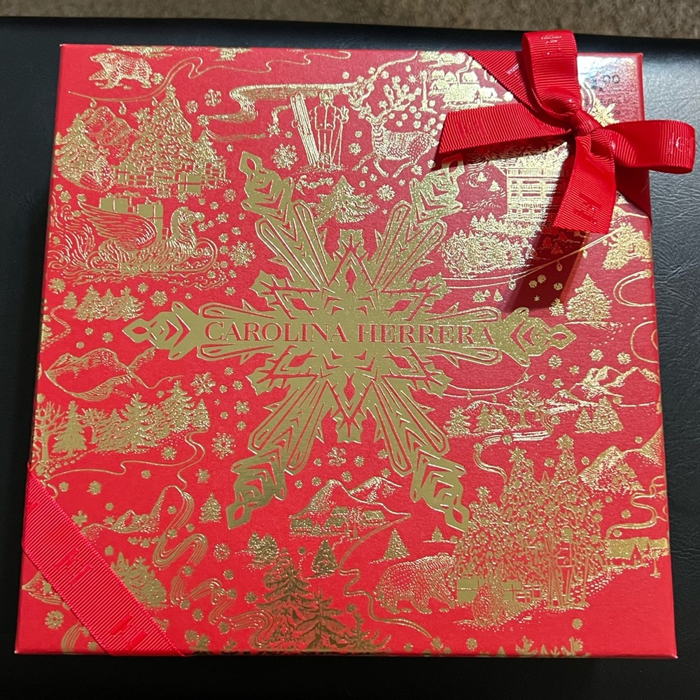 Carolina Herrera Gift Box